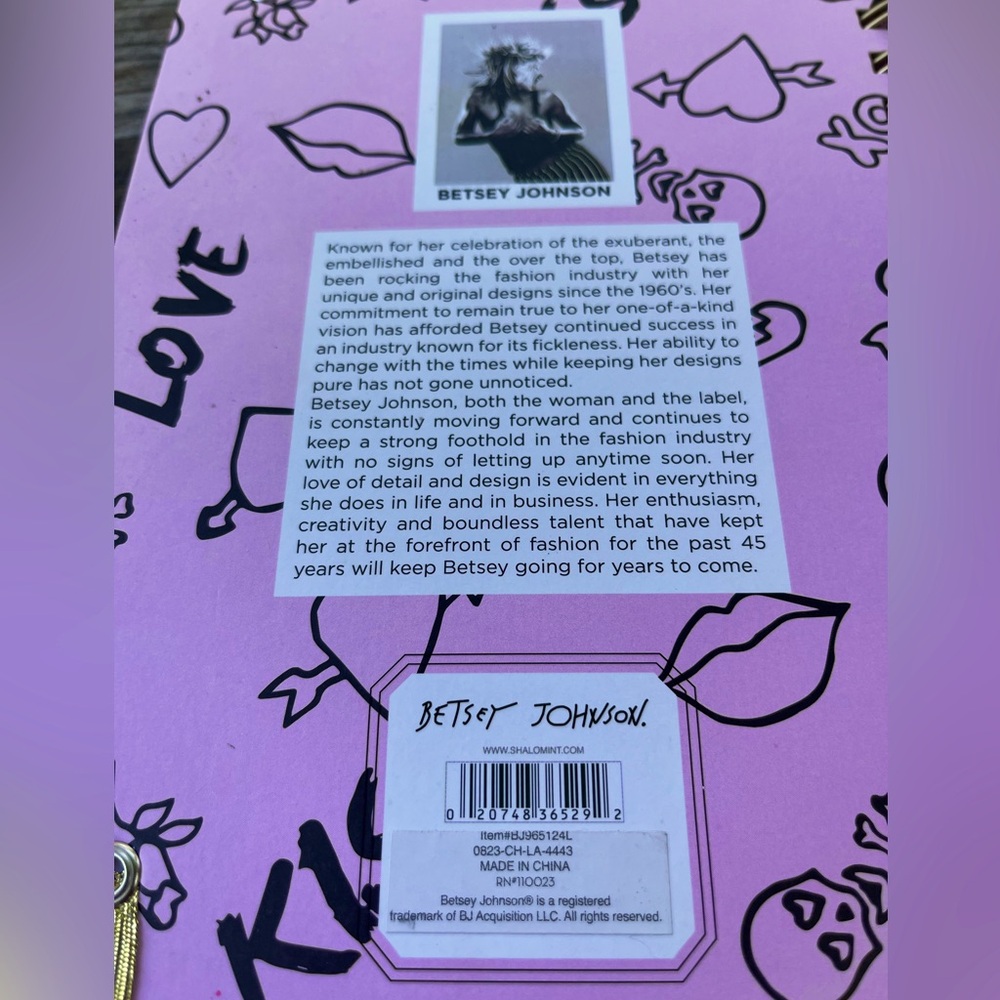 Betsey Johnson Journal💘Pink Spiral Lined
Graphic Sketch🌹☠️💋💔Design Cover - Picture 8 of 10